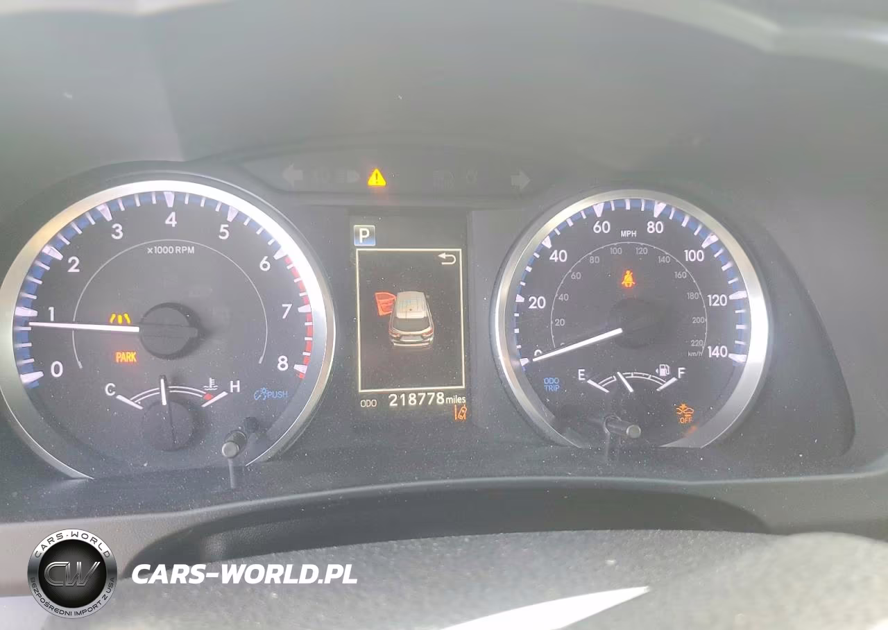 2019 Toyota Highlander Le VIN:5TDZARFHXKS060857 - 9