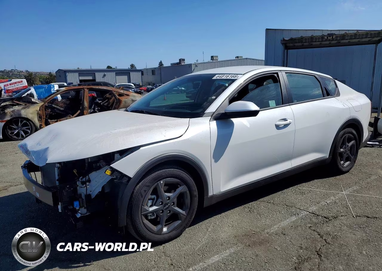 2026 Kia K4 Lxs – zdjęcie 1 z 13