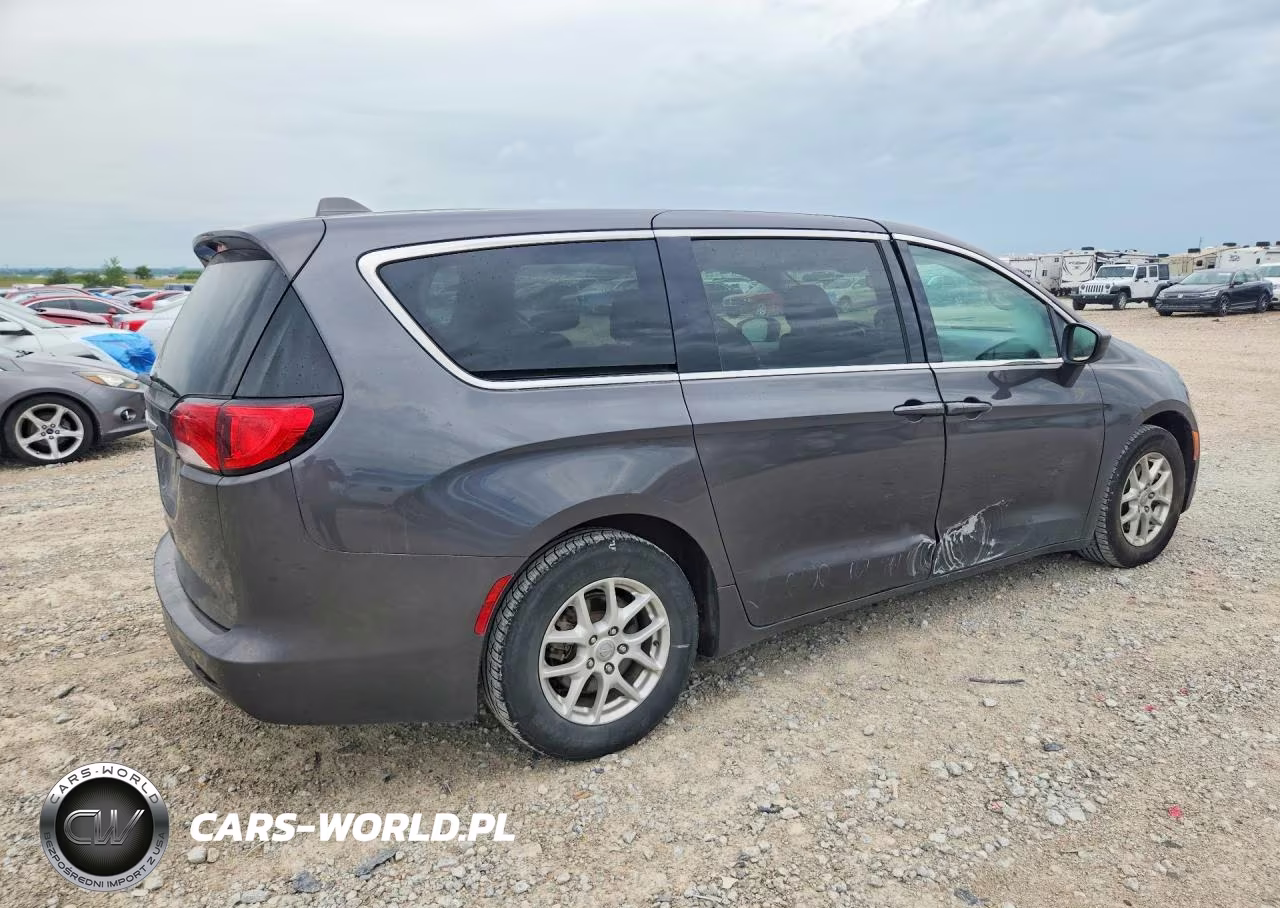 2017 Chrysler Pacifica Lx VIN:2C4RC1CGXHR598922 - 3