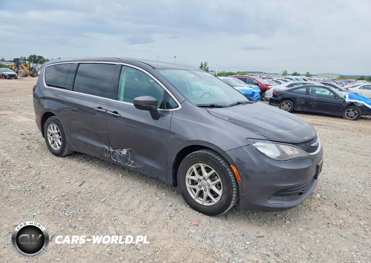2017 Chrysler Pacifica Lx VIN:2C4RC1CGXHR598922 - 4