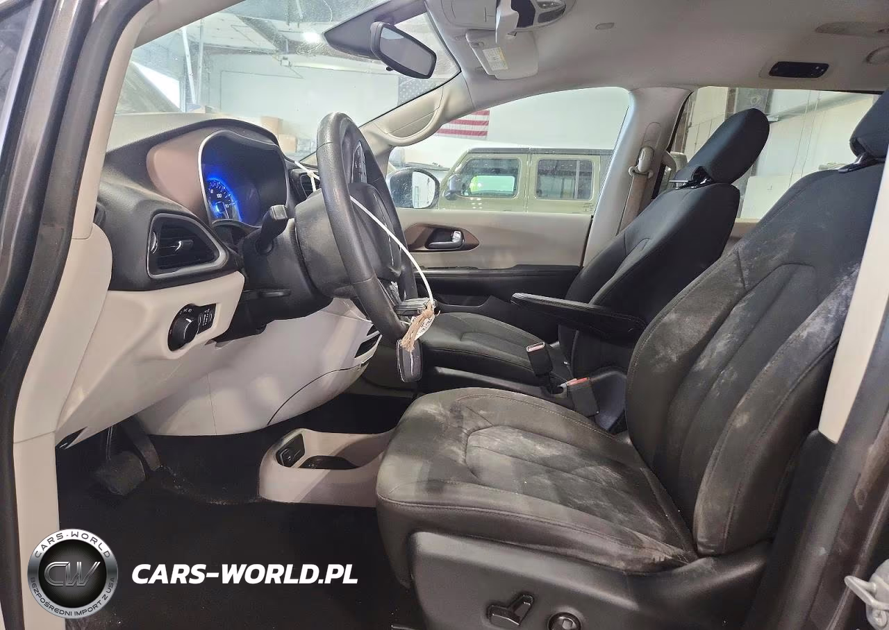 2017 Chrysler Pacifica Lx VIN:2C4RC1CGXHR598922 - 7