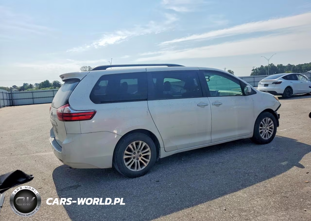 2017 Toyota Sienna Xle 8-Passenger VIN:5TDYZ3DC0HS842165 - 3