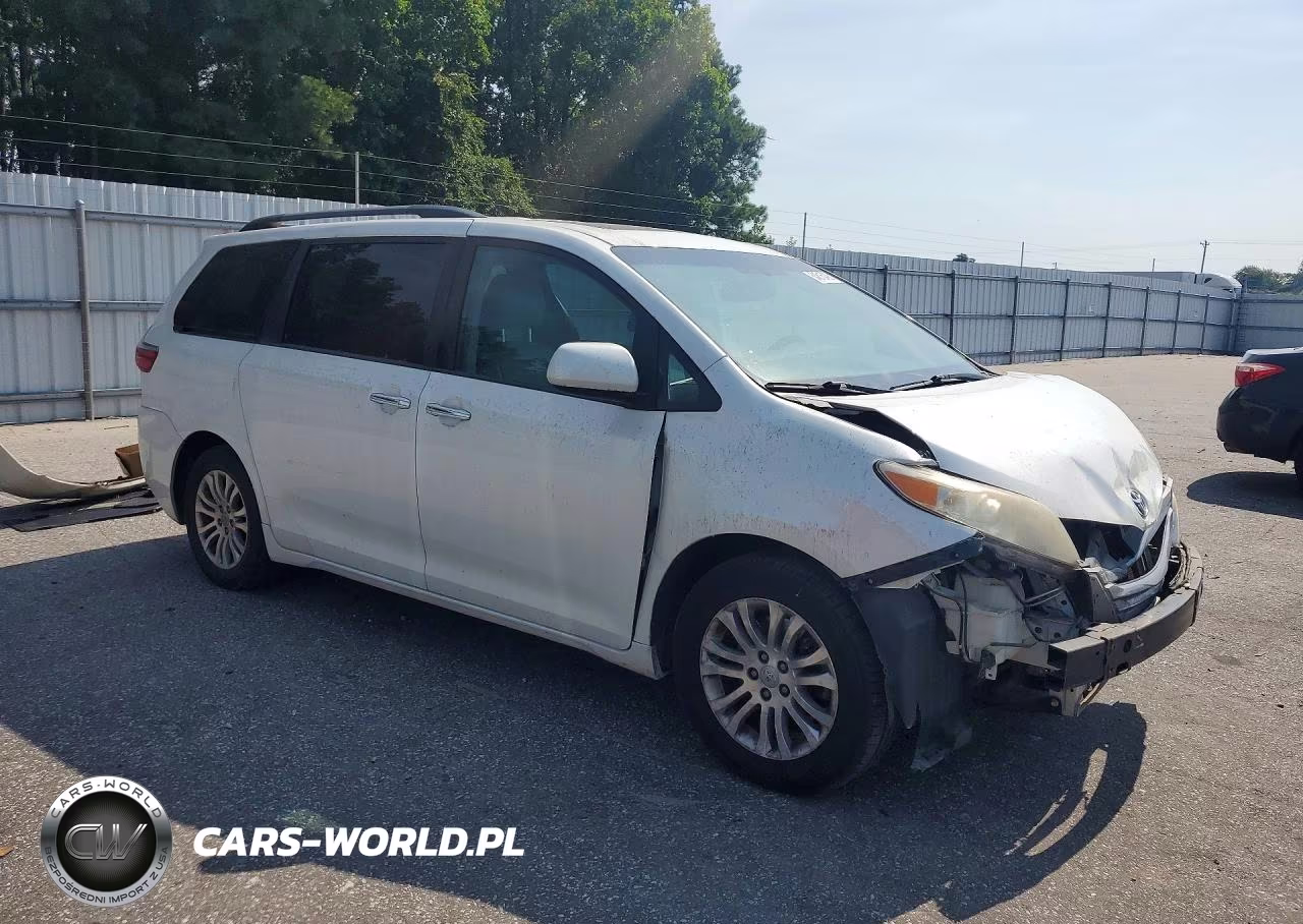 2017 Toyota Sienna Xle 8-Passenger VIN:5TDYZ3DC0HS842165 - 4