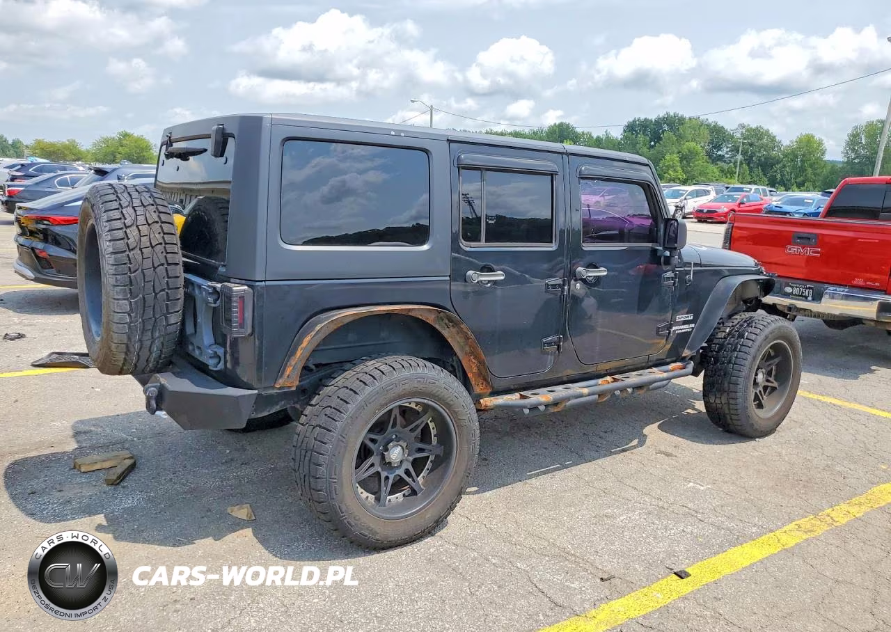 2012 Jeep Wrangler Unlimited Sport VIN:1C4HJWDG4CL114435 - 3