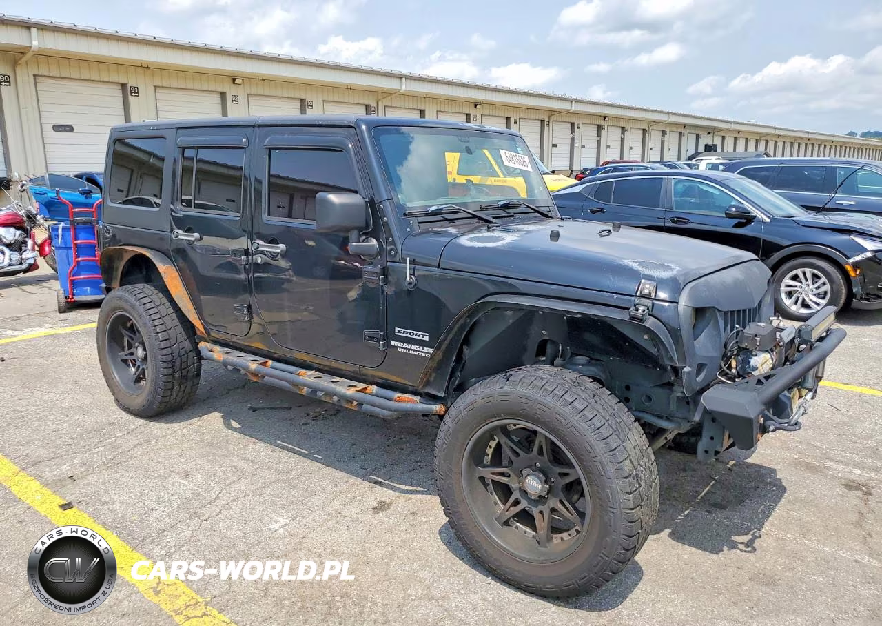 2012 Jeep Wrangler Unlimited Sport VIN:1C4HJWDG4CL114435 - 4