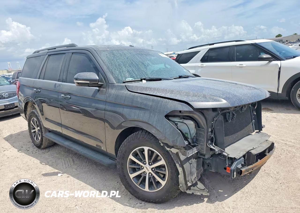 2018 Ford Expedition Xlt VIN:1FMJU1HT8JEA07999 - 4