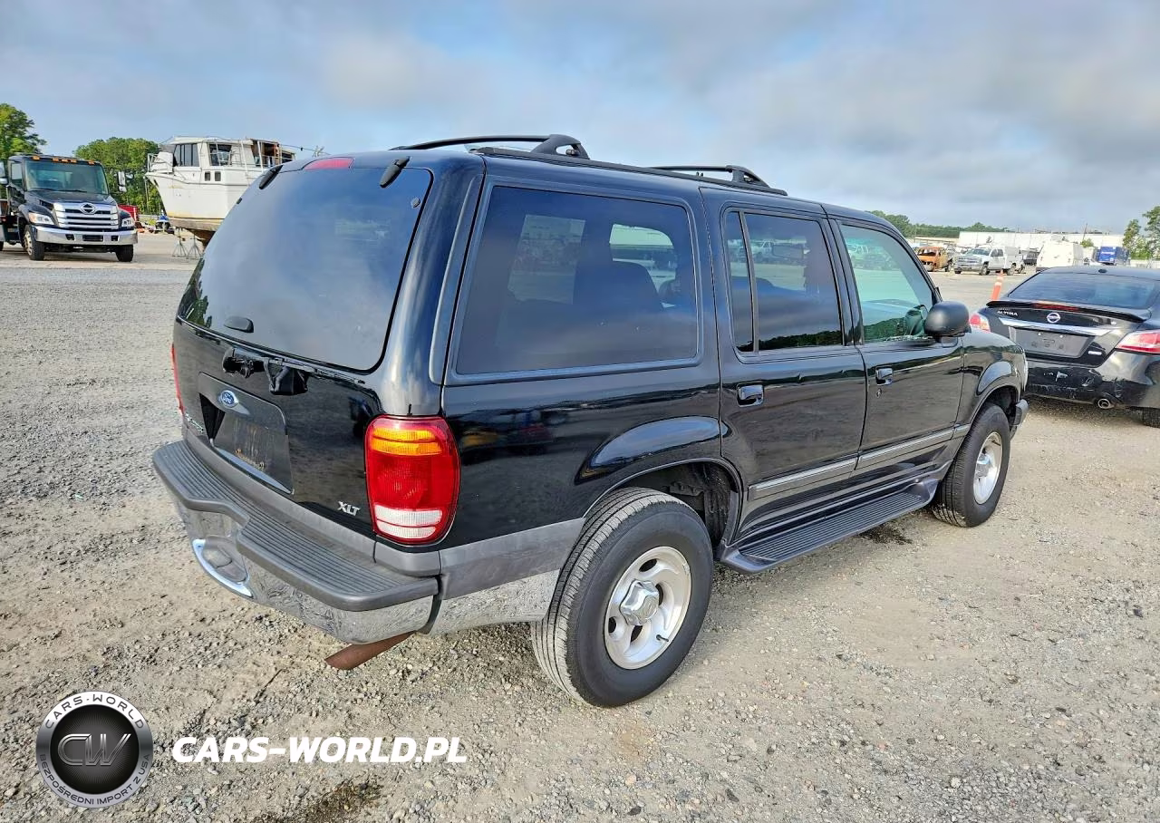2000 Ford Explorer Xlt VIN:1FMZU73E2YZA15906 - 3