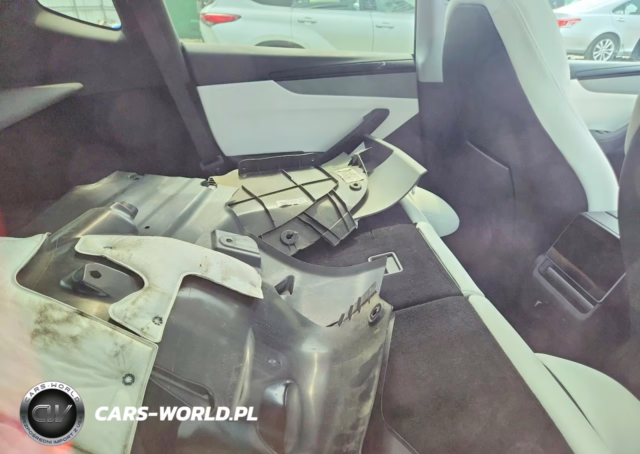 2026 Tesla Model Y VIN:7SAYGDED7TF434040 - 10