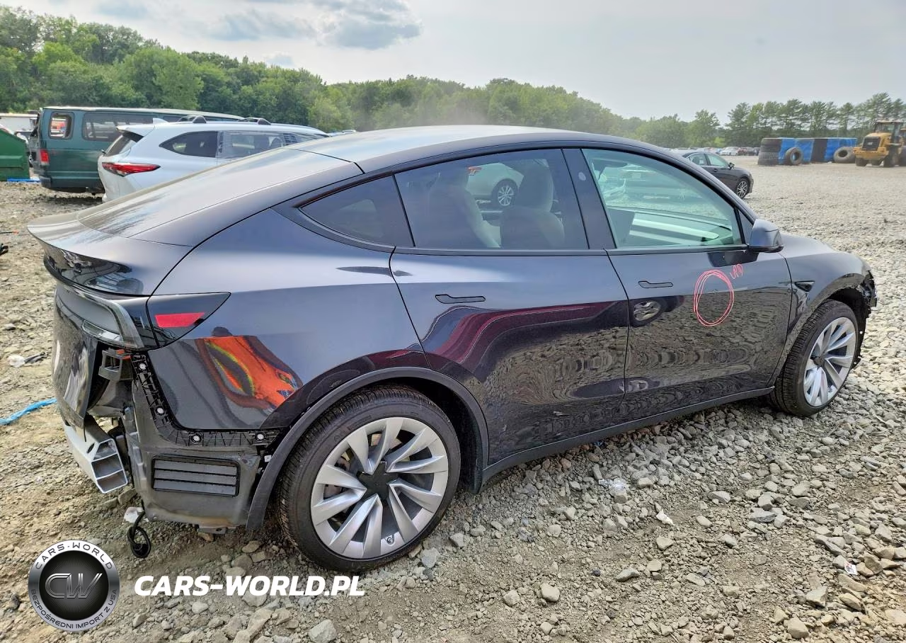 2026 Tesla Model Y VIN:7SAYGDED7TF434040 - 3