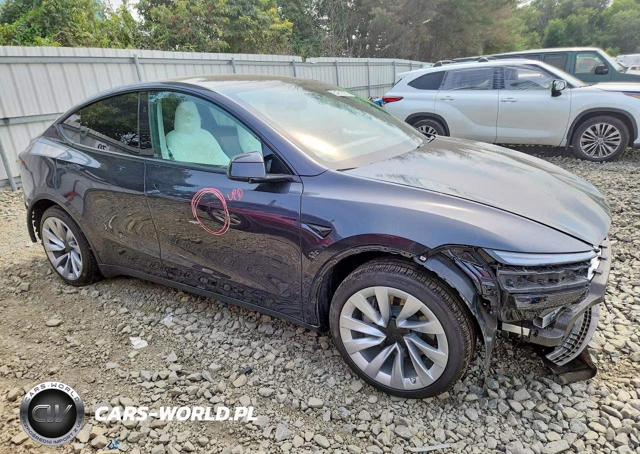 2026 Tesla Model Y VIN:7SAYGDED7TF434040 - 4