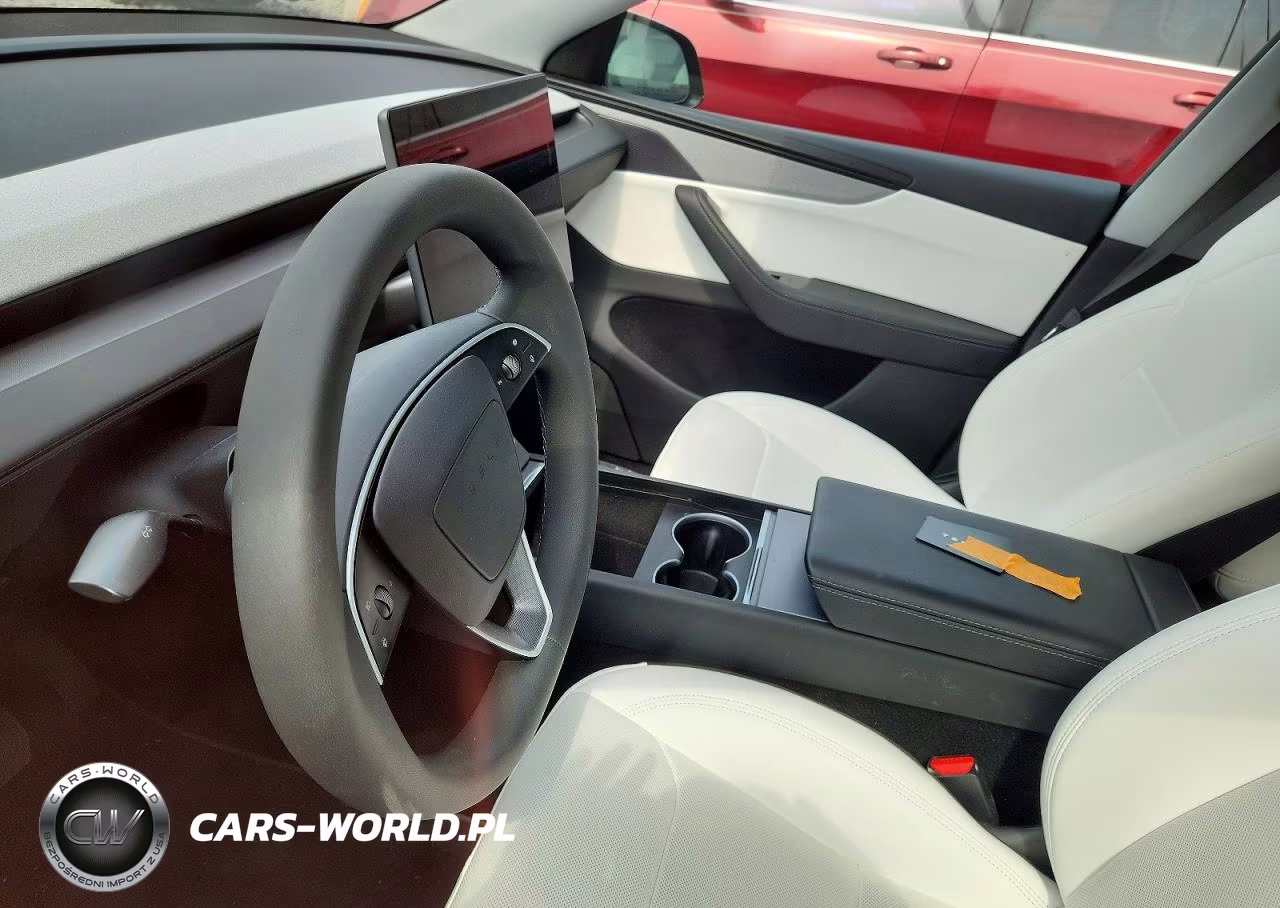 2026 Tesla Model Y VIN:7SAYGDED7TF434040 - 9