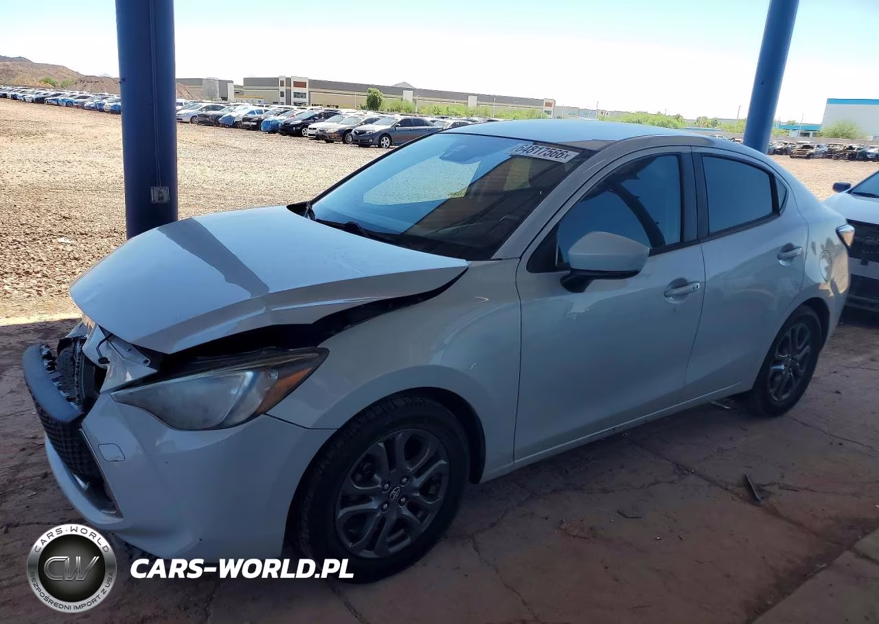 2019 Toyota Yaris Le – zdjęcie 1 z 12