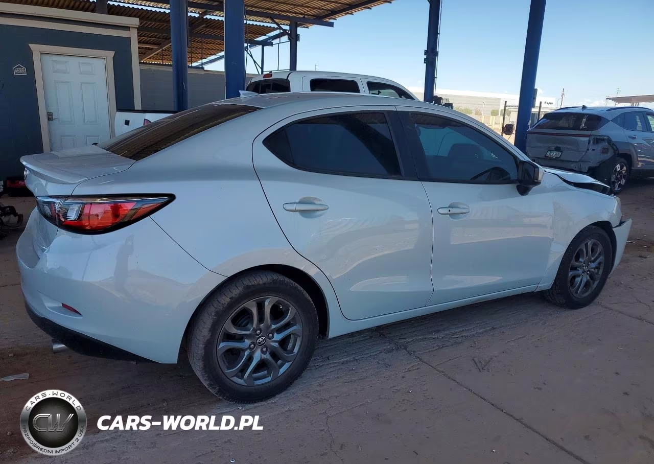 2019 Toyota Yaris Le VIN:3MYDLBYV5KY514862 - 3