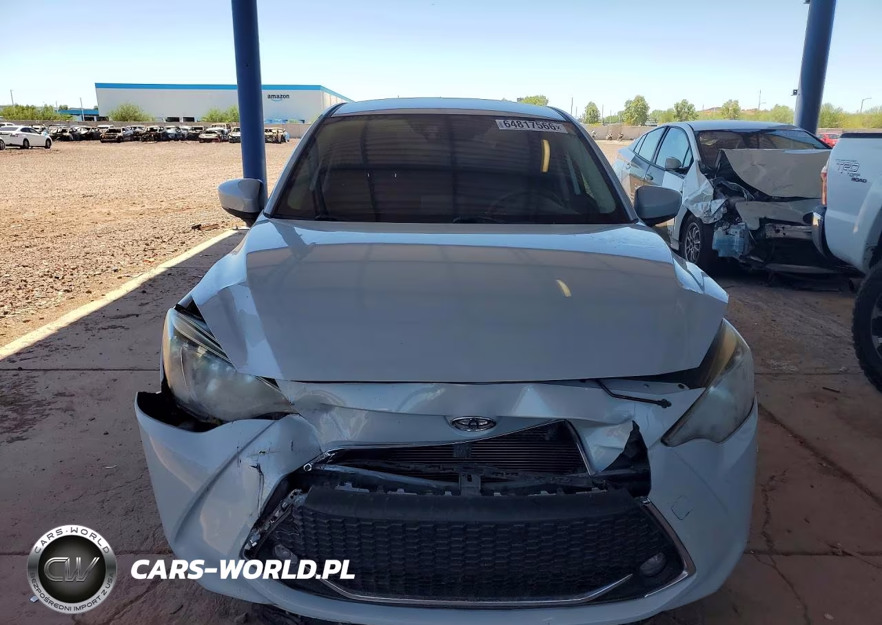 2019 Toyota Yaris Le VIN:3MYDLBYV5KY514862 - 5