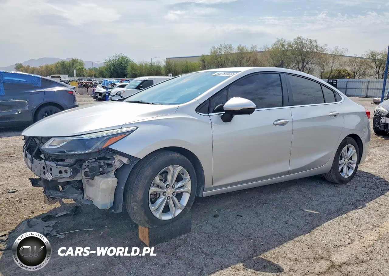 2019 Chevrolet Cruze Lt VIN:1G1BE5SM2K7145521 - 1