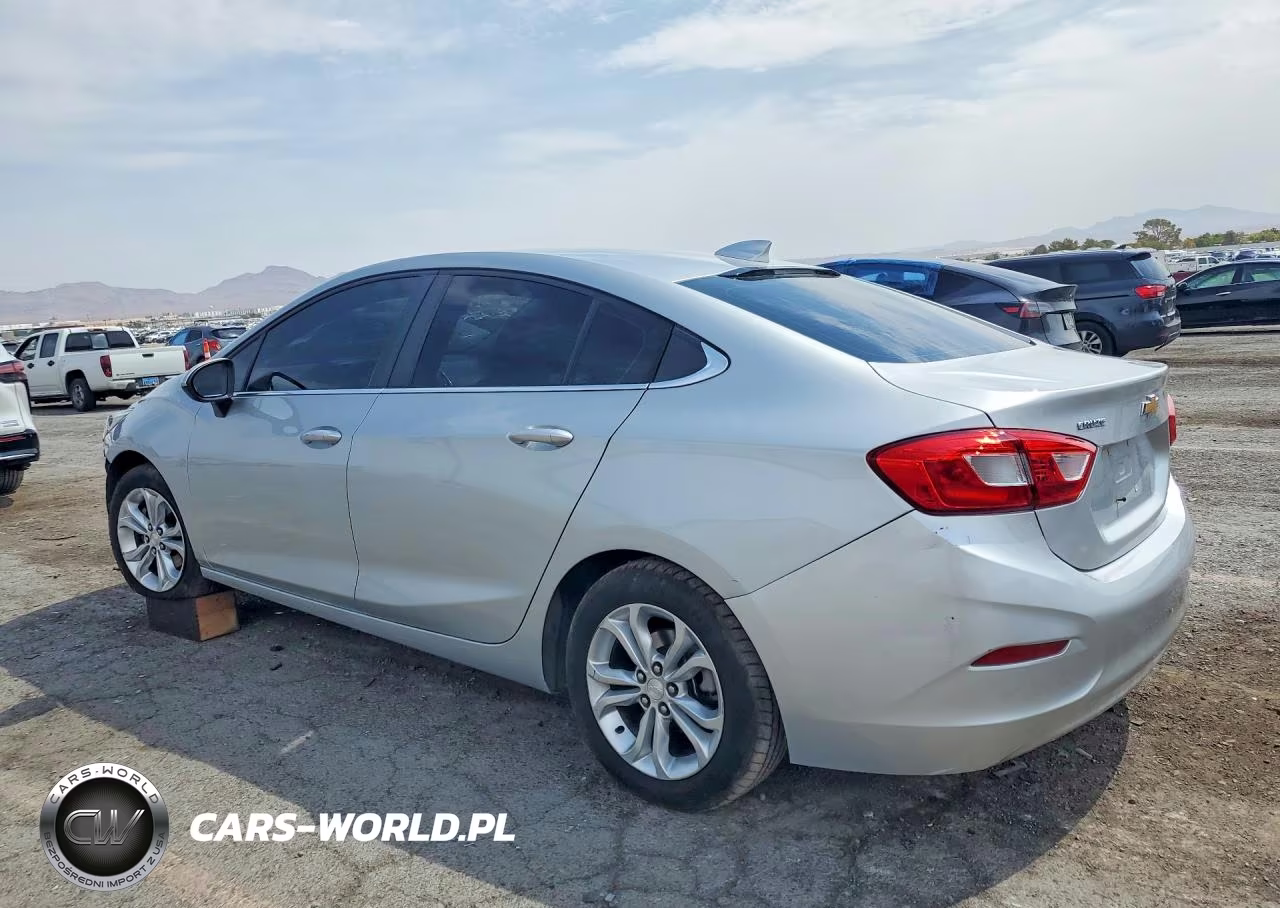 2019 Chevrolet Cruze Lt VIN:1G1BE5SM2K7145521 - 2