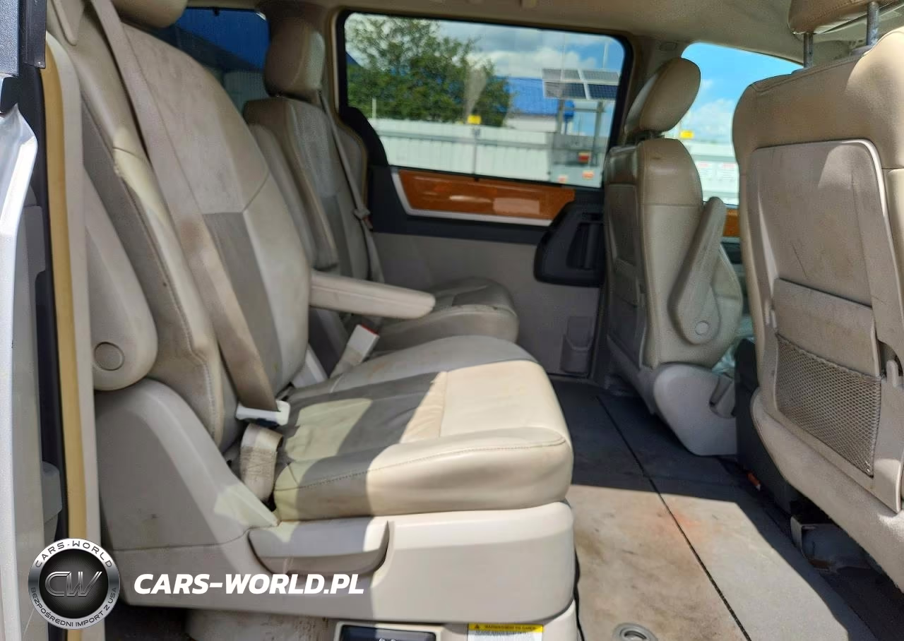 2008 Chrysler Town & Country Limited VIN:2A8HR64X78R116681 - 10