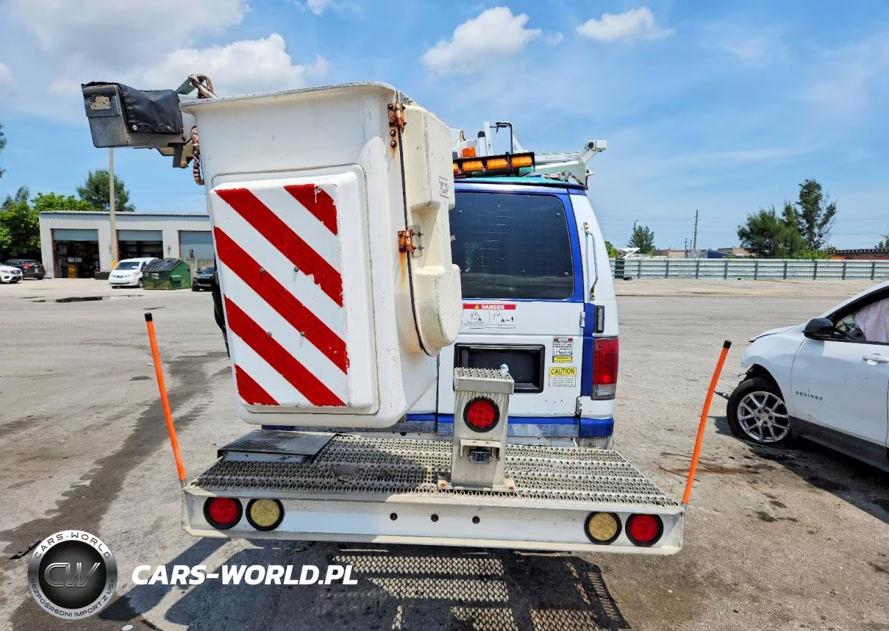 2013 Ford E350 Van With Bucket Lift VIN:1FDSE3EL2DDB07916 - 10