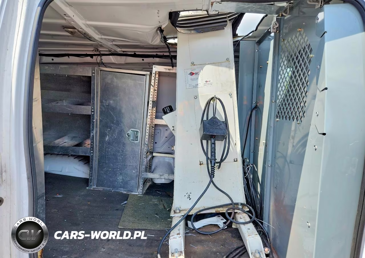 2013 Ford E350 Van With Bucket Lift VIN:1FDSE3EL2DDB07916 - 11