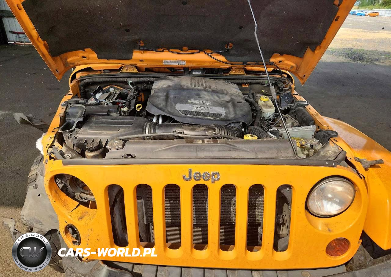 2013 Jeep Wrangler Unlimited Sahara VIN:1C4BJWEG2DL562386 - 11