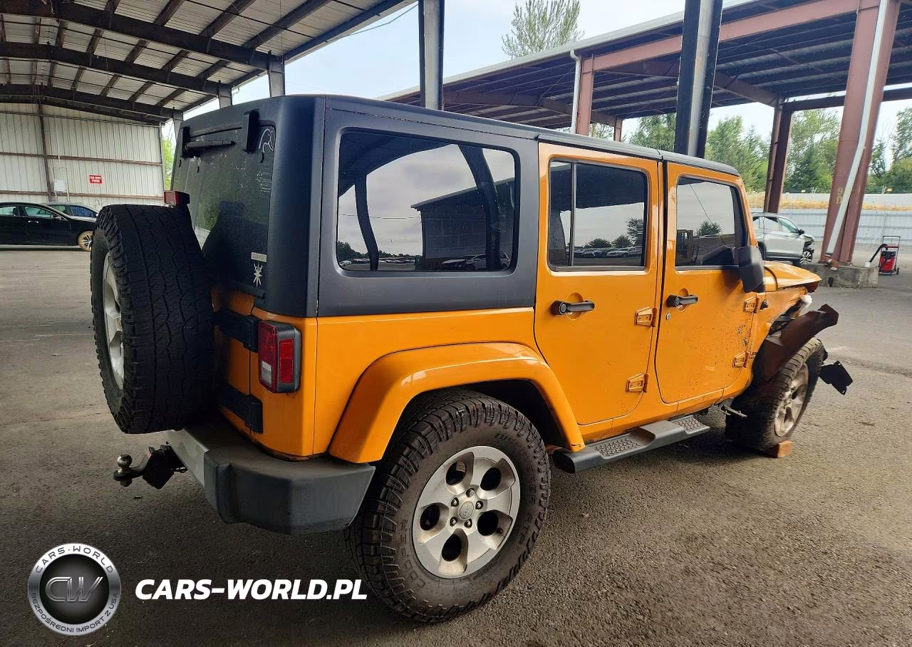 2013 Jeep Wrangler Unlimited Sahara VIN:1C4BJWEG2DL562386 - 3
