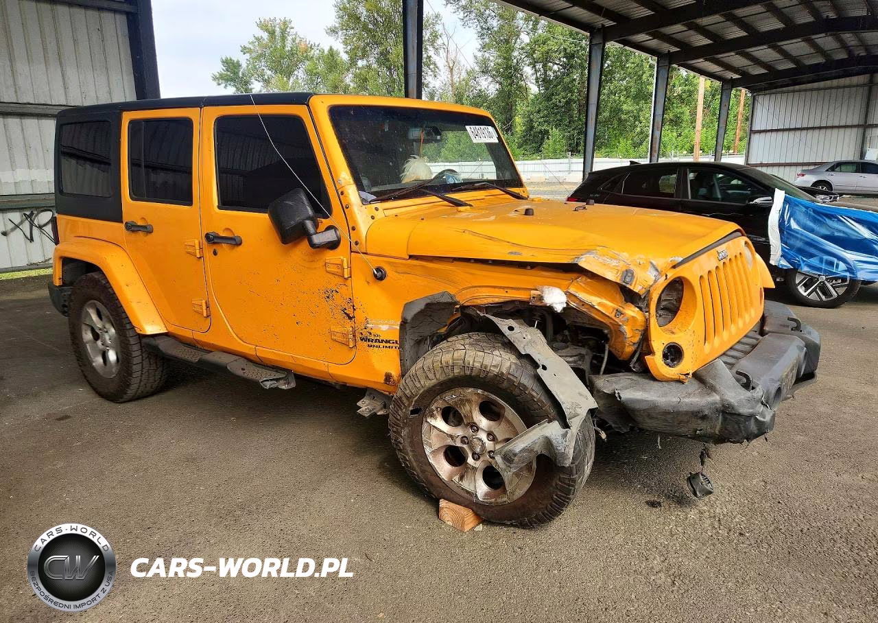 2013 Jeep Wrangler Unlimited Sahara VIN:1C4BJWEG2DL562386 - 4