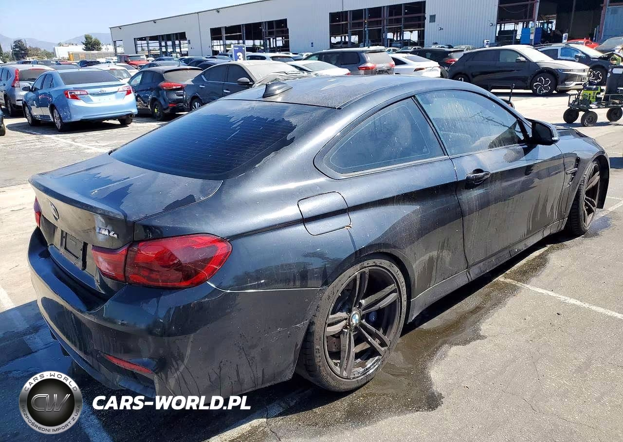 2015 BMW M4 VIN:WBS3R9C55FF708726 - 3