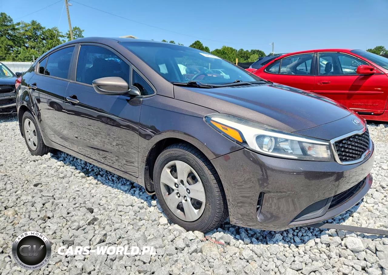 2018 Kia Forte Lx VIN:3KPFK4A73JE175357 - 4