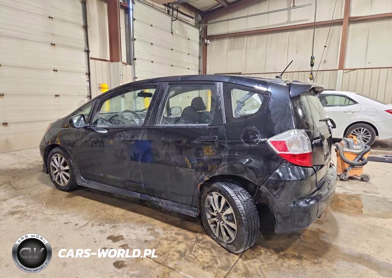 2013 Honda Fit Sport VIN:JHMGE8H52DC072819 - 2
