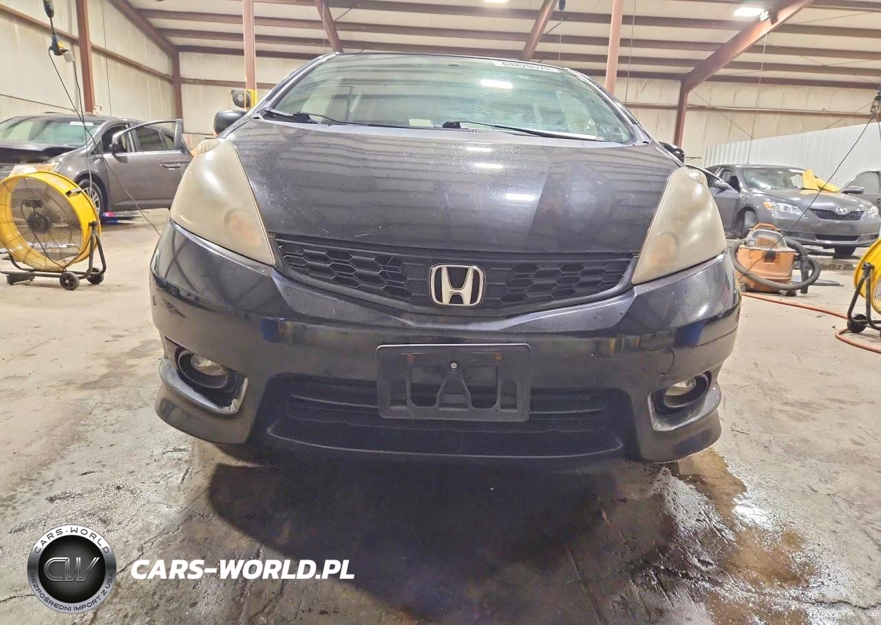 2013 Honda Fit Sport VIN:JHMGE8H52DC072819 - 5