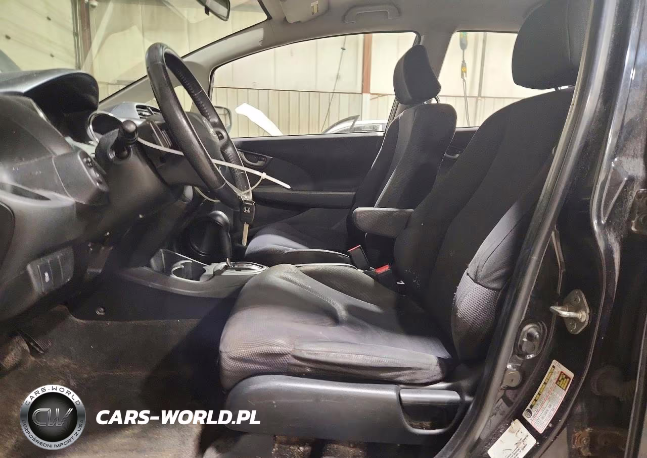 2013 Honda Fit Sport VIN:JHMGE8H52DC072819 - 7