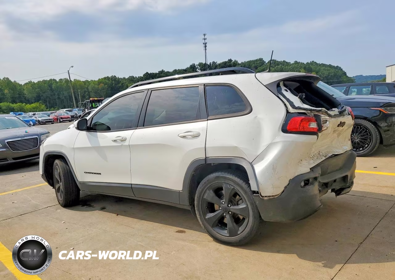 2016 Jeep Cherokee Latitude VIN:1C4PJLCS8GW127743 - 2