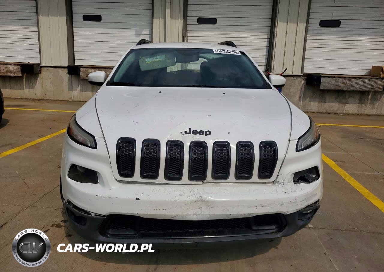 2016 Jeep Cherokee Latitude VIN:1C4PJLCS8GW127743 - 5