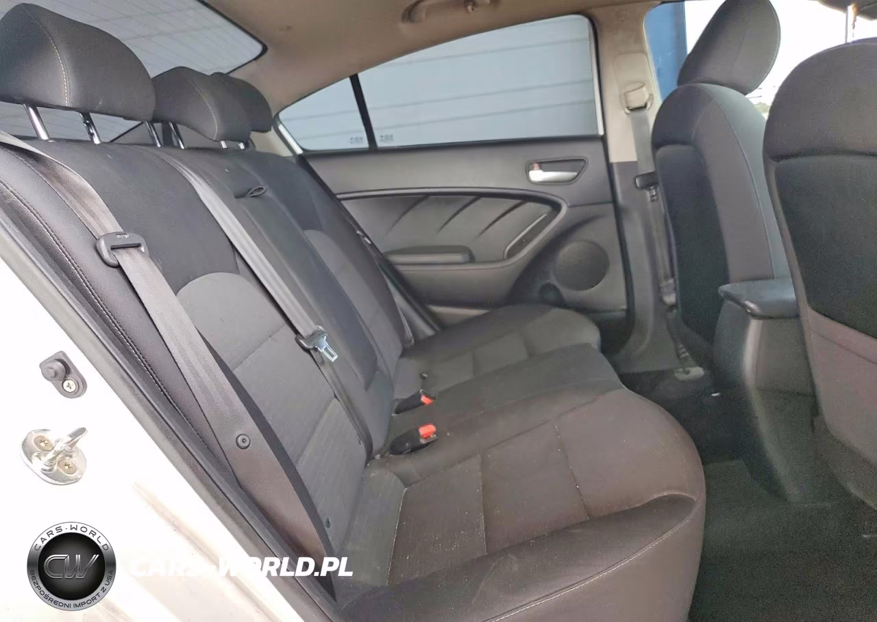 2018 Kia Forte Lx VIN:3KPFL4A78JE213727 - 10