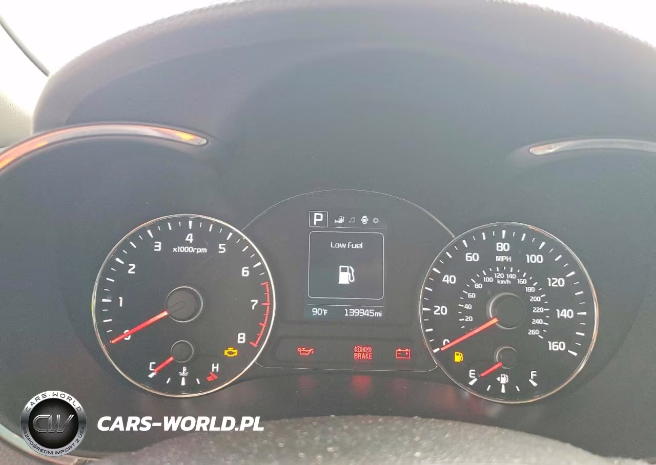 2018 Kia Forte Lx VIN:3KPFL4A78JE213727 - 9