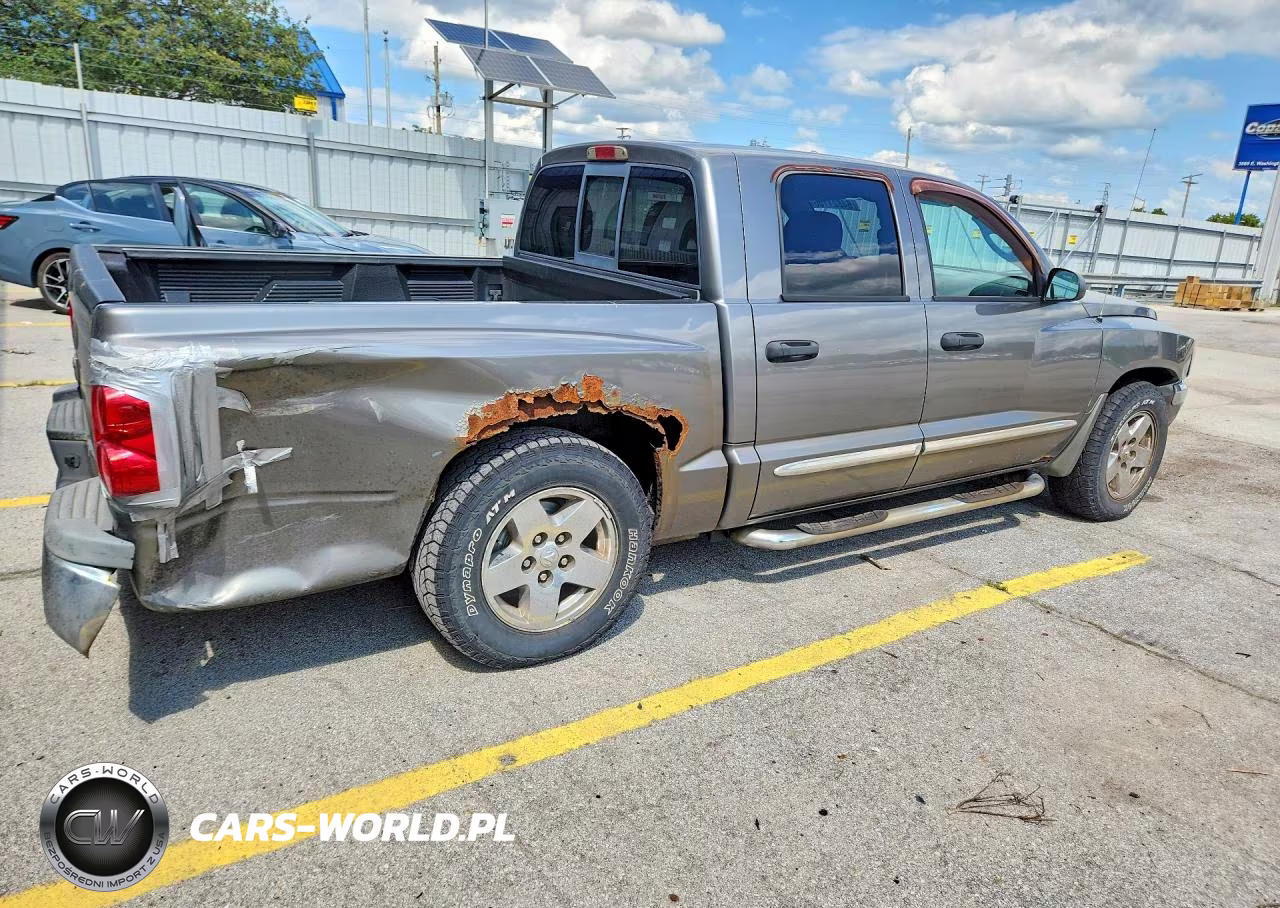 2005 Dodge Dakota Quad Laramie VIN:1D7HW58N85S204660 - 3