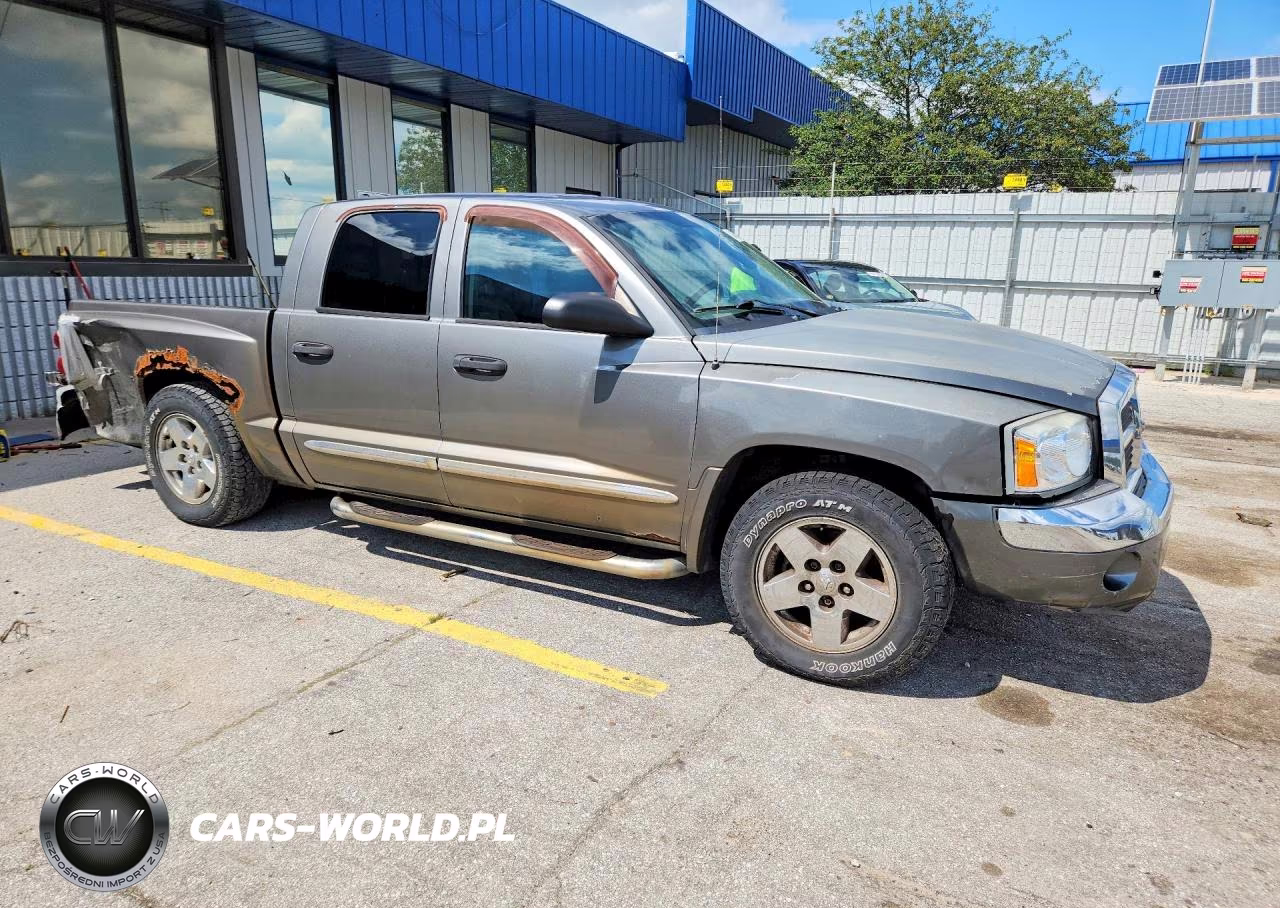 2005 Dodge Dakota Quad Laramie VIN:1D7HW58N85S204660 - 4