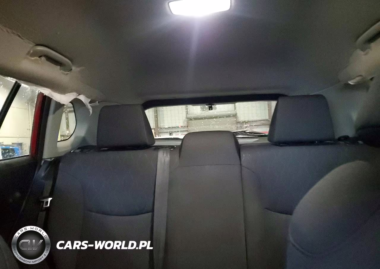 2024 Toyota Corolla Cross Le VIN:7MUCAAAG7RV080876 - 10