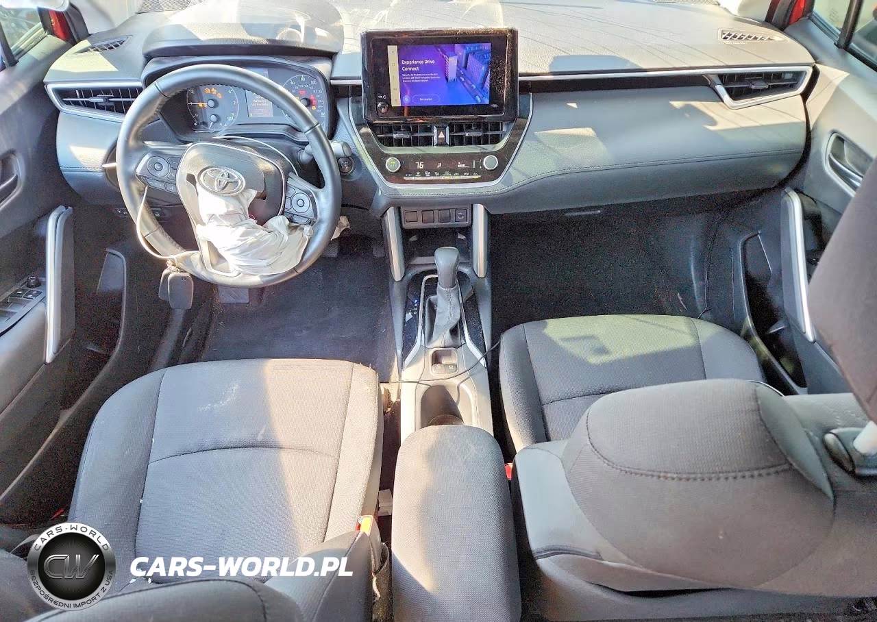 2024 Toyota Corolla Cross Le VIN:7MUCAAAG7RV080876 - 8