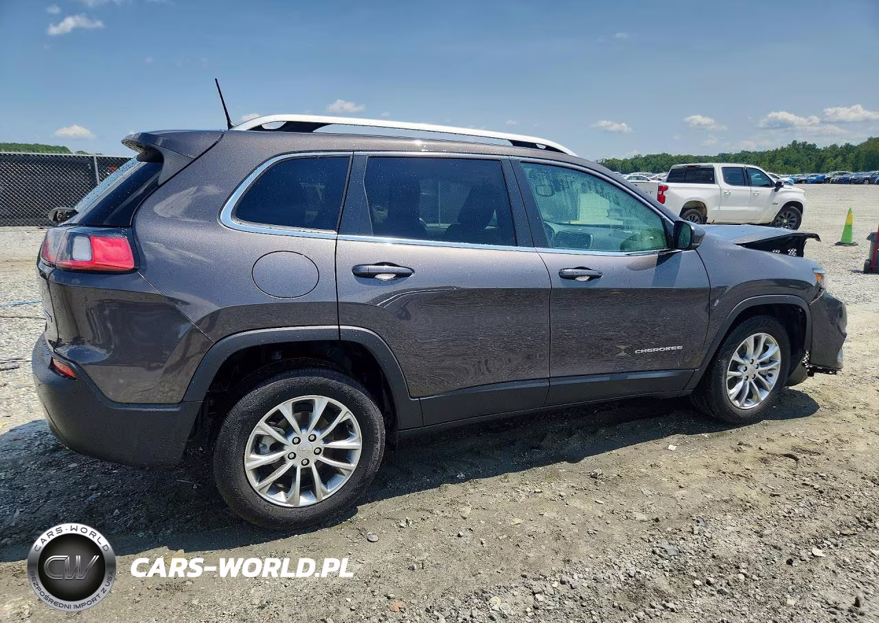 2021 Jeep Cherokee Latitude Plus VIN:1C4PJLLB3MD218166 - 3