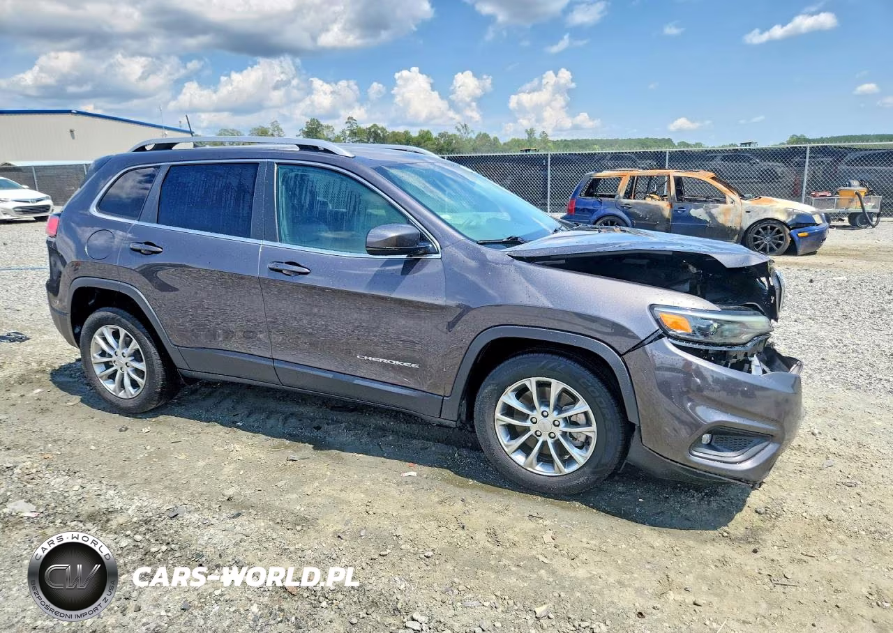 2021 Jeep Cherokee Latitude Plus VIN:1C4PJLLB3MD218166 - 4