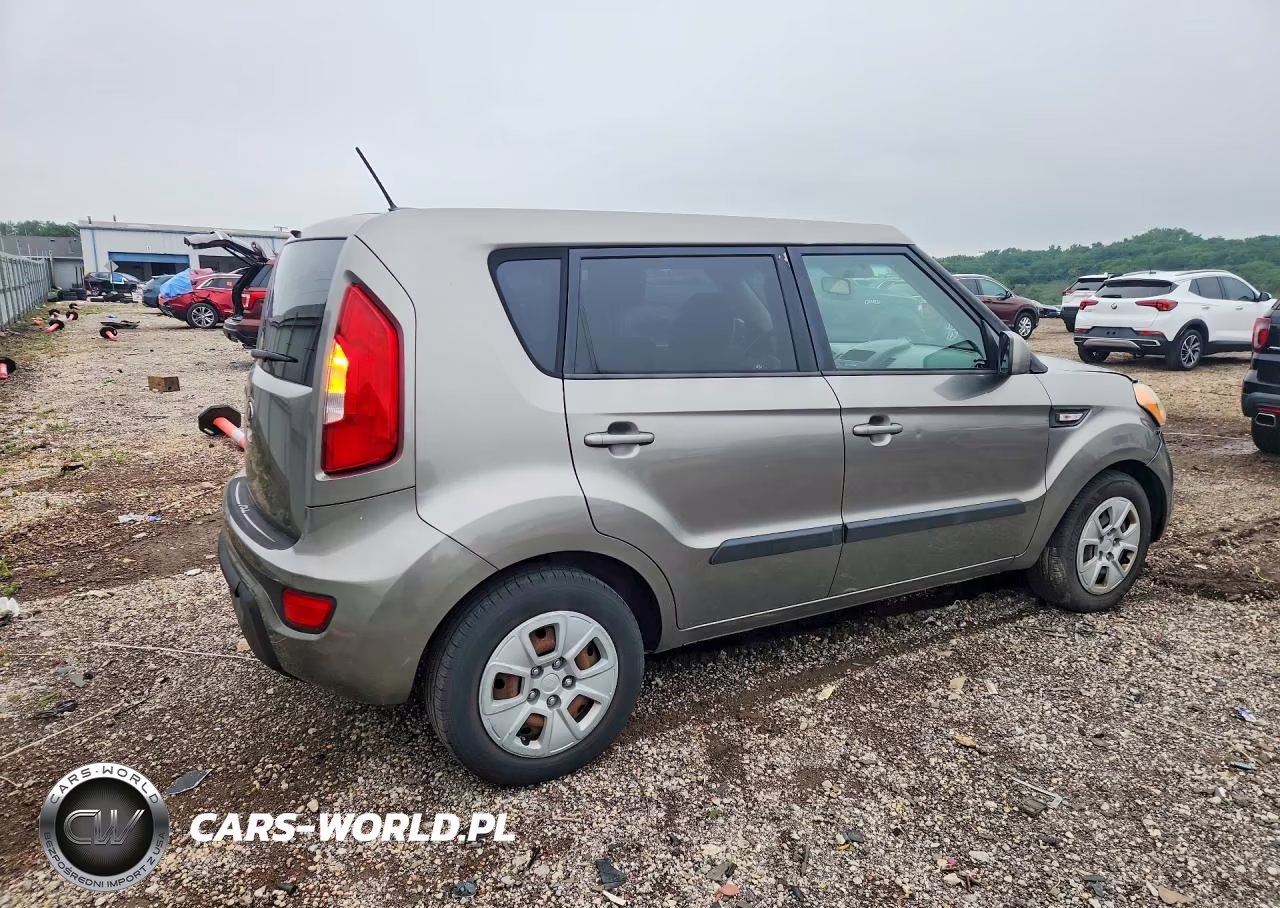2013 Kia Soul Base VIN:KNDJT2A52D7517072 - 3