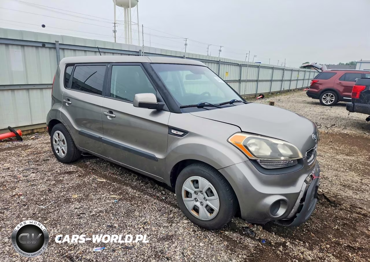 2013 Kia Soul Base VIN:KNDJT2A52D7517072 - 4