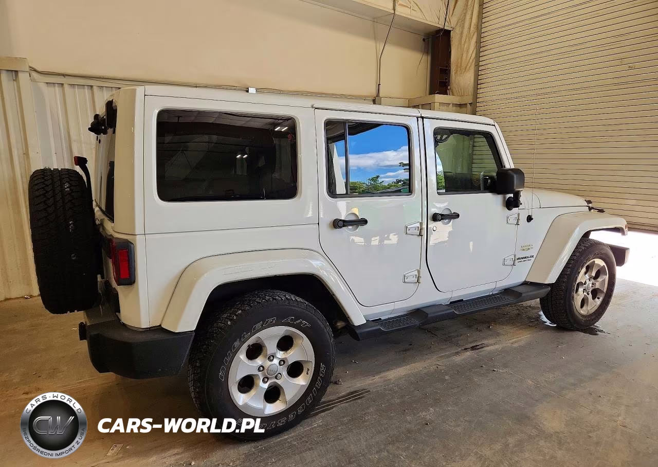 2013 Jeep Wrangler Unlimited Sahara VIN:1C4BJWEG8DL545916 - 3