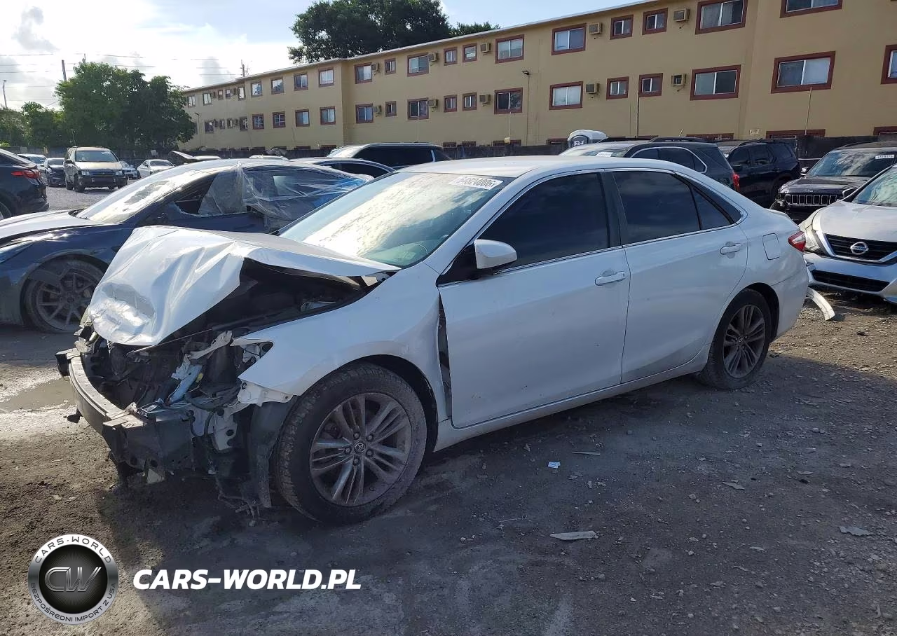 2015 Toyota Camry Se – zdjęcie 1 z 13