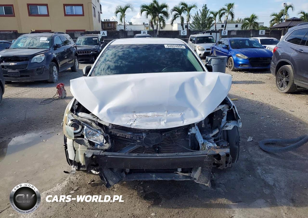 2015 Toyota Camry Se VIN:4T1BF1FK3FU929621 - 5