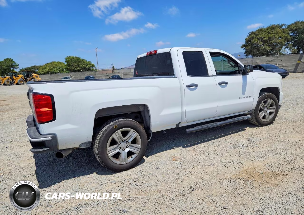 2017 Chevrolet Silverado C1500 Custom VIN:1GCRCPEH1HZ196480 - 3