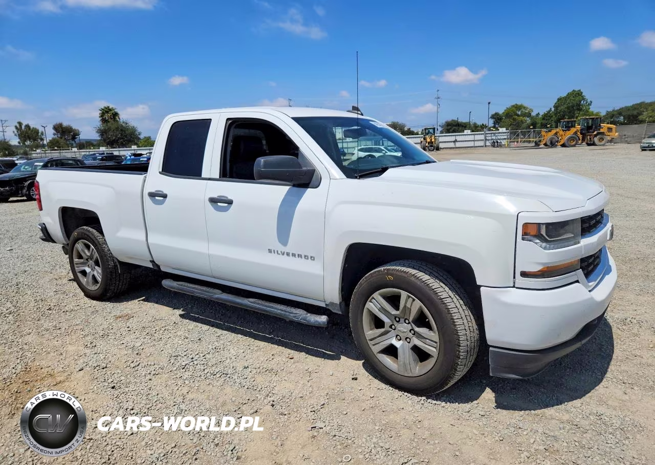 2017 Chevrolet Silverado C1500 Custom VIN:1GCRCPEH1HZ196480 - 4