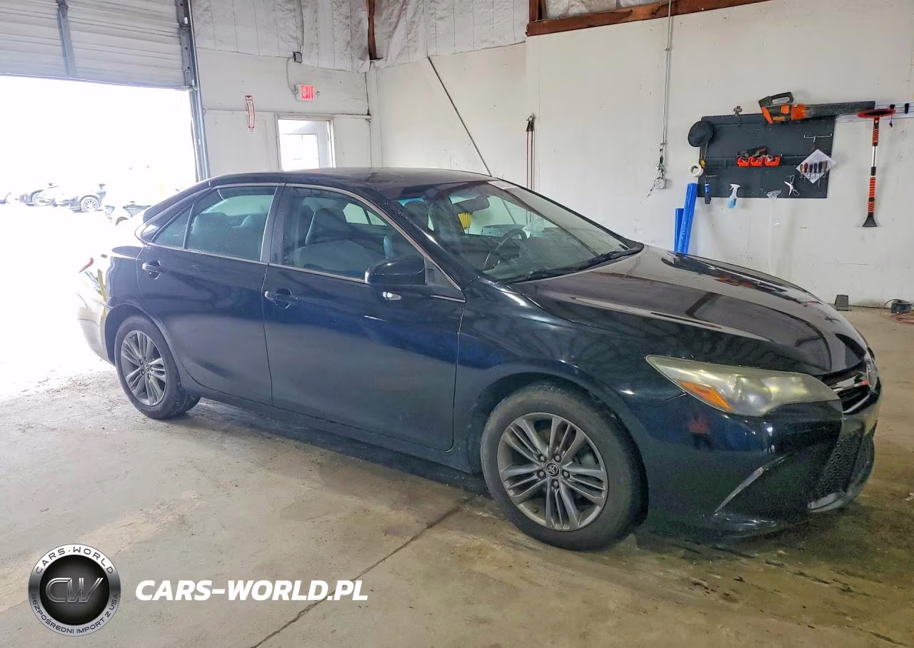 2015 Toyota Camry Se VIN:4T1BF1FKXFU931558 - 4