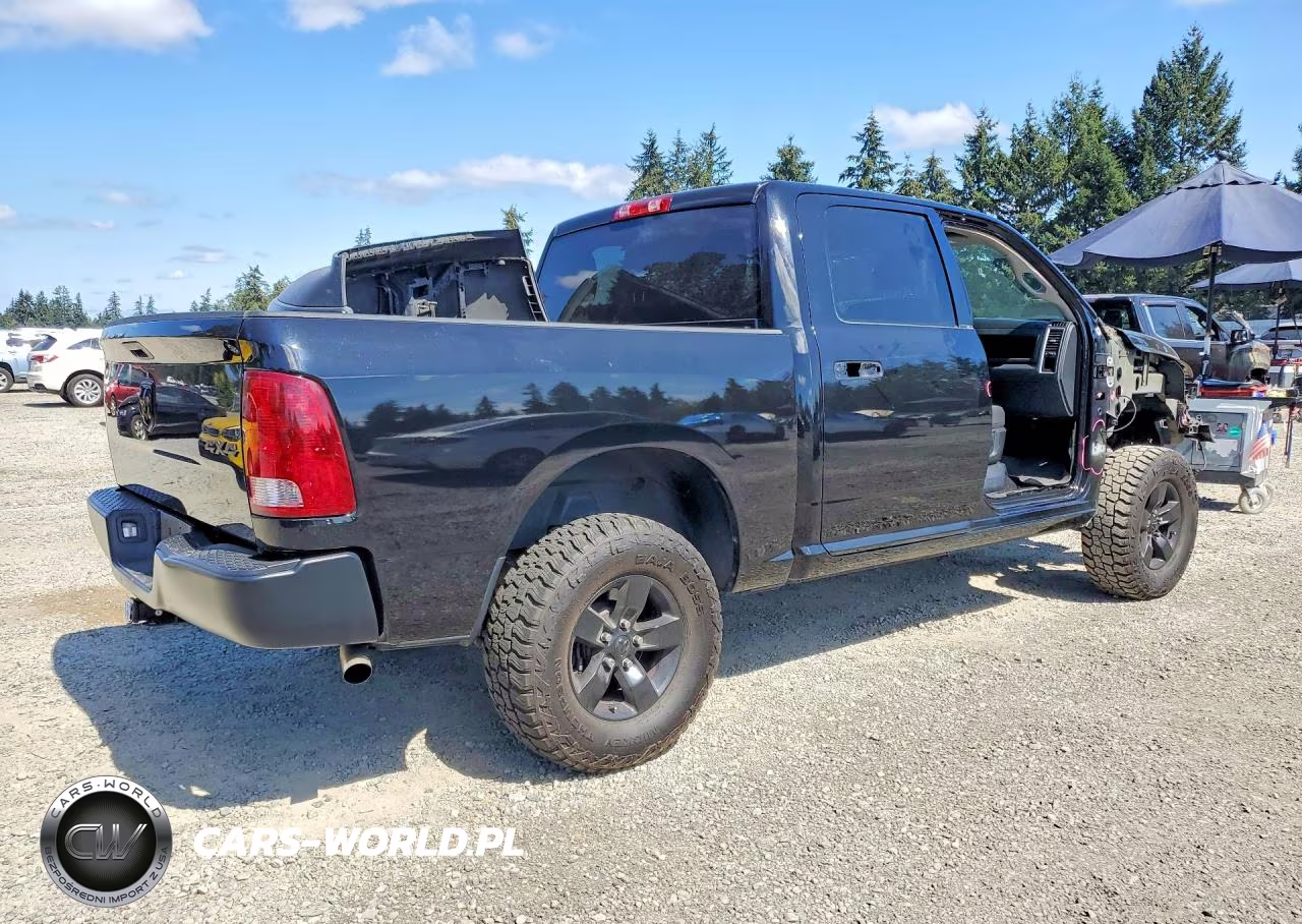 2021 Ram 1500 Classic Tradesman VIN:3C6RR7KT3MG686170 - 3